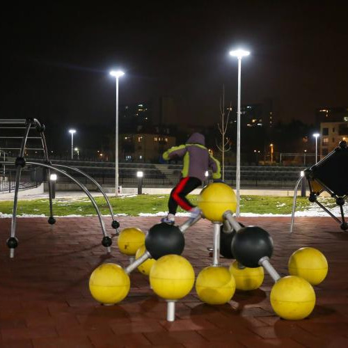 Zgomotele puternice de la Cimitirul Militar îi sperie pe copiii din Baza Sportivă Gheorgheni