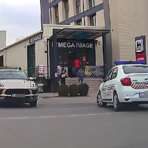 Un șofer al Poliției Locale din Cluj-Napoca ignoră regulile de circulație