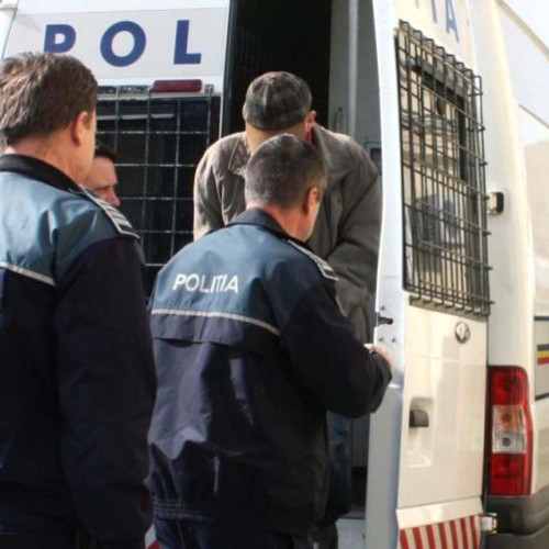 Doi clujeni și un moldovean, aduși în România din străinătate pentru infracțiuni