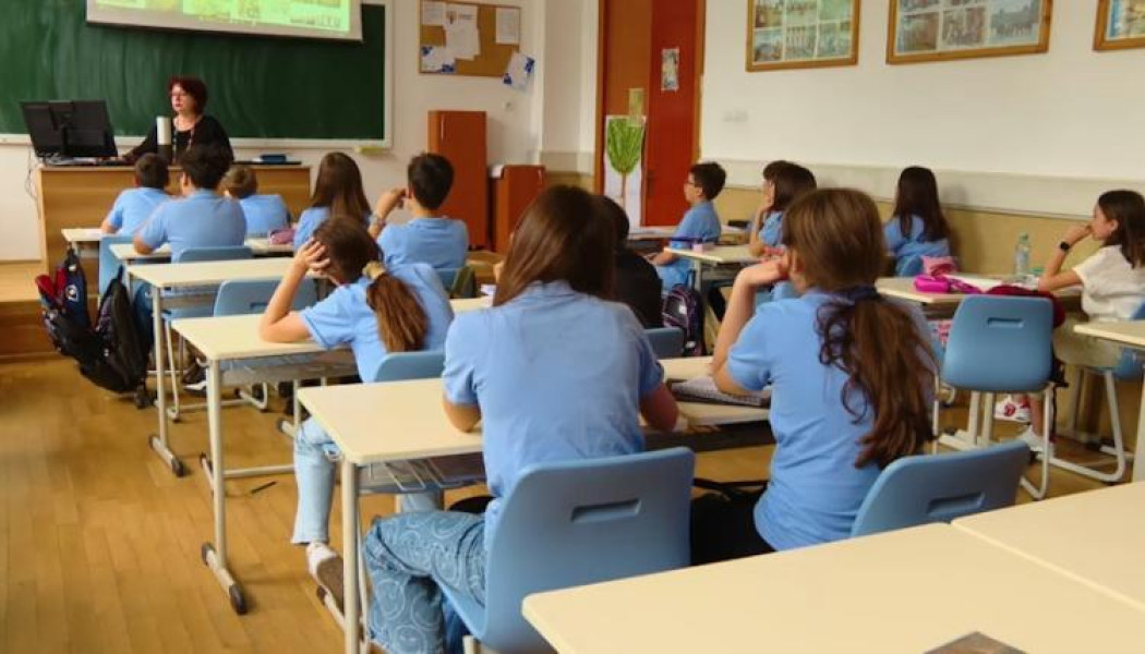 Adoptarea planurilor-cadru pentru liceu preconizată în perioada mai-iunie