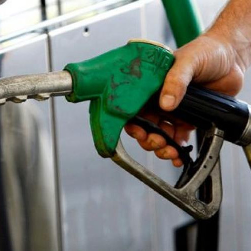 Prețurile combustibililor continuă să scadă în România