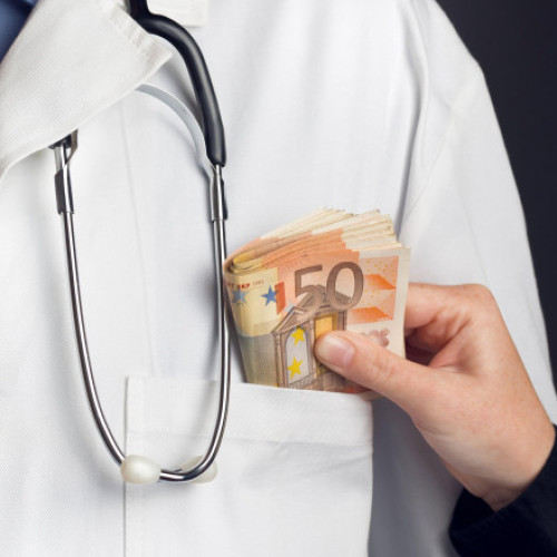 În atenția justiției: Managerul Institutului de Boli Cardiovasculare din Iași și alți medici implicați în scandal de corupție