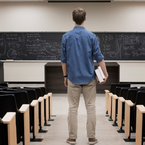Proiect european sprijină tinerii din familii nevoiașe să devină studenți