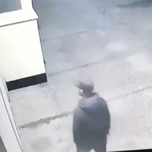 Incident bizar în Florești: Hoț surprins furând scrumiere