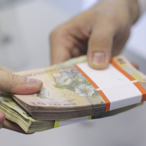 zeci de funcționari bancari din București, cercetați pentru fraudă de origine bancară