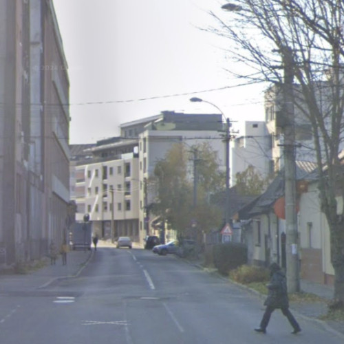 Clujean disperat din cauza unui panou publicitar care luminează toată noaptea ca ziua - „Simt că am un reflector în cameră!”