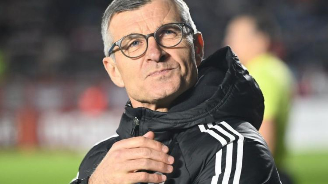 echipa ideala a etapei a 6-a din superliga, antrenorul Ioan Ovidiu Sabau, a fost numit cel mai bun tehnician al rundei, conform informațiilor citate de stiridecluj.ro. Universitatea Cluj a câștigat cu 1-0 împotriva Farului Constanța, în timp ce CFR Cluj a terminat la egalitate cu FC Botoșani, scor 3-3.