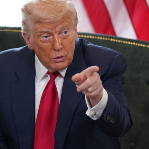 Trump avertizează Venezuela: avioanele venezuelene ar putea survola navele americane