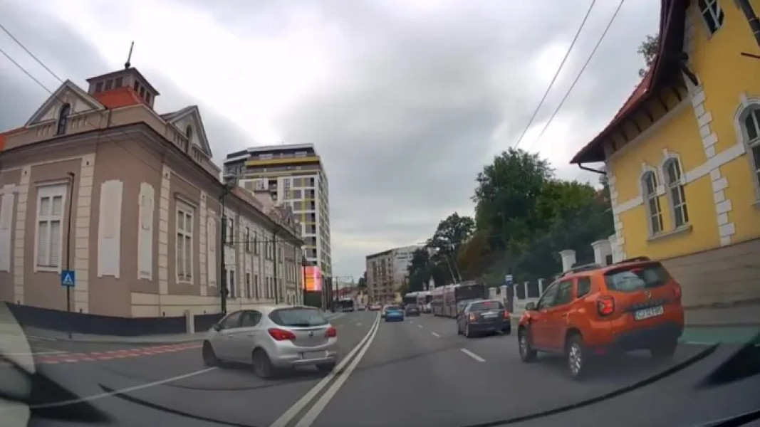 Șofer provoacă haos lângă Platinia prin manevră bruscă pe a doua bandă