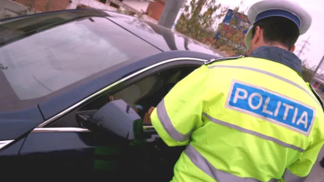 Polițiștii din Cluj au avut parte de un caz neașteptat: Aceștia au oprit un bărbat care conducea haotic, fără permis. S-a ales cu dosar penal