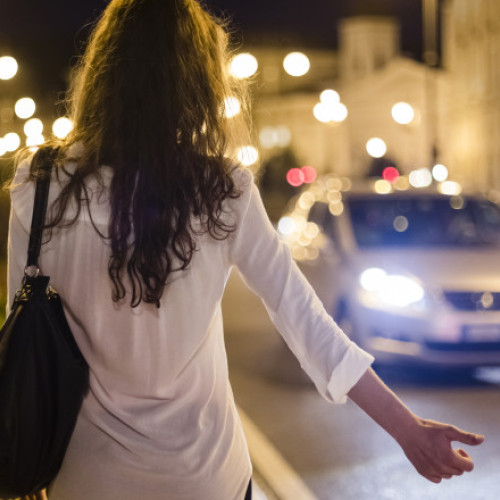 Obligat de soție să se prostitueze timp de opt ani, bărbat din Argeș reținut pentru trafic de persoane