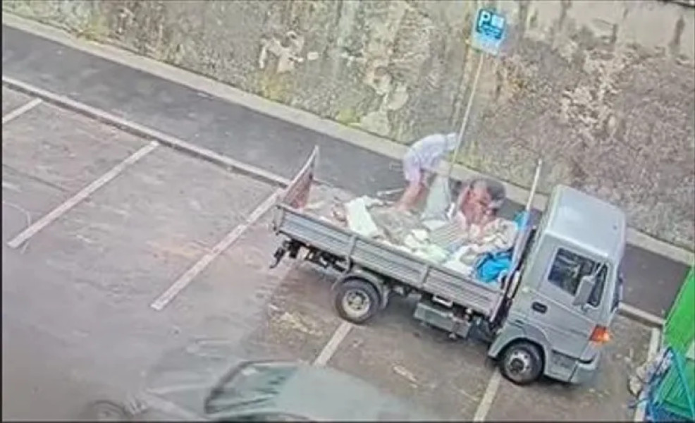 Emil Boc condamnă abandonul ilegal de deșeuri pe Tăietura Turcului din Cluj-Napoca