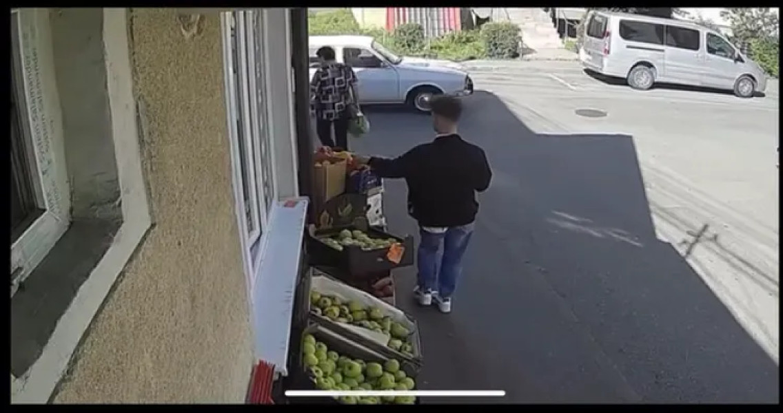 Tânăr surprins furând fructe dintr-un aprozar din Turda