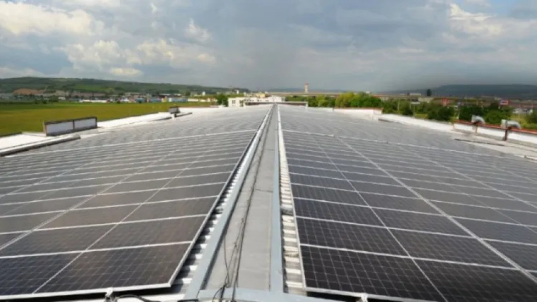 Parcul fotovoltaic din Piața Agro Transilvania aduce economii importante bugetului Clujului