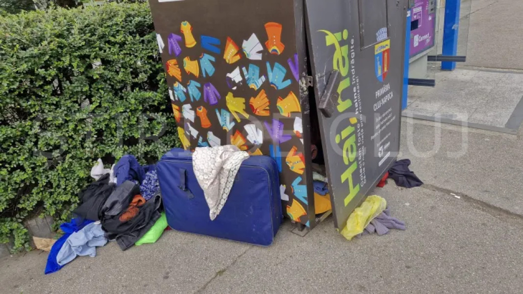 Lipsă de civilizație în Cluj-Napoca! Un container „Hai, Na!” din Mărăști, devastat în plină zi