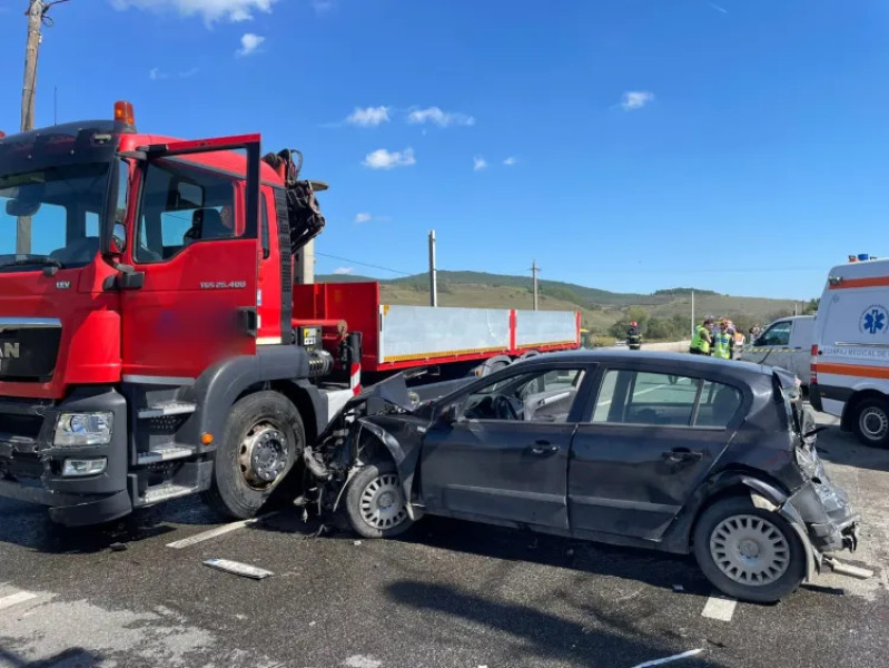 Intervenție la un accident grav în localitatea Mera din comuna Baciu