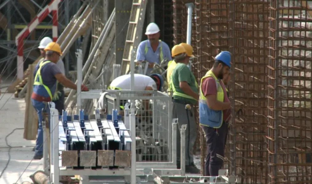 Creștere semnificativă a avizelor de muncă pentru cetățenii străini în 2025