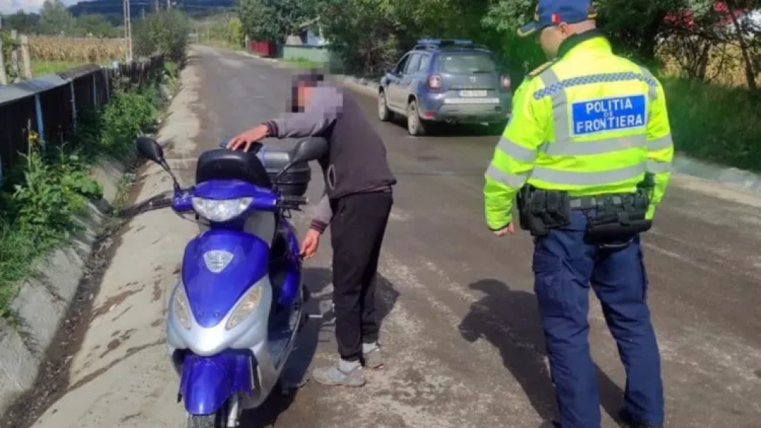 Tânăr prins conducând un moped neînmatriculat și fără permis la Câțcău