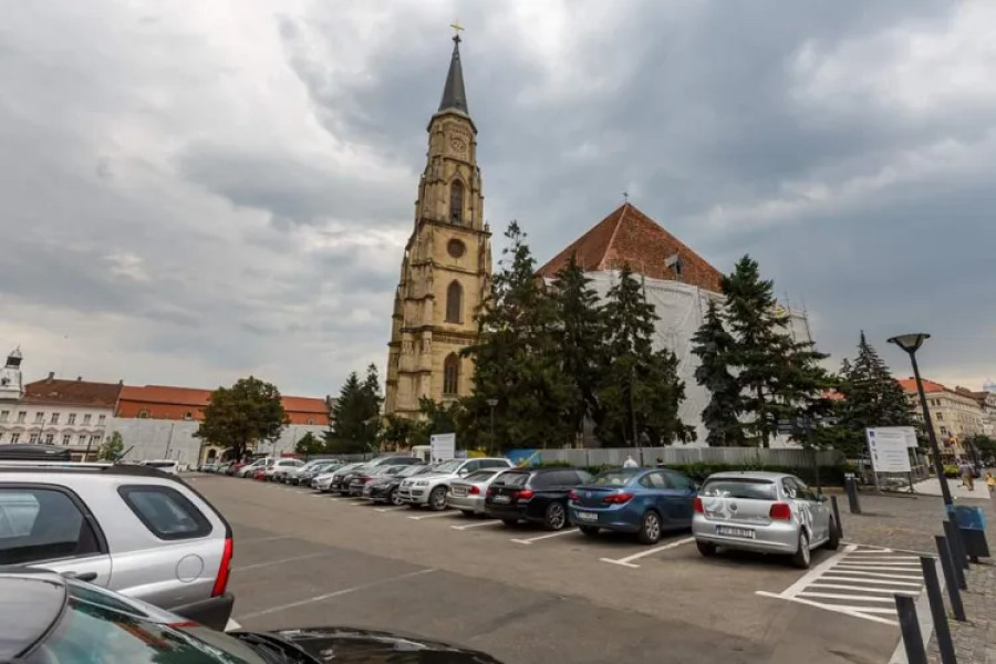 Probleme la plata parcării uniri din Cluj-Napoca afectează turiștii și șoferii străini
