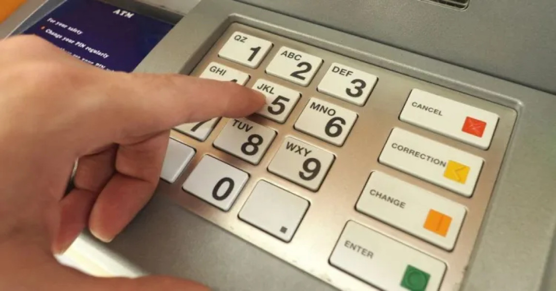 First Bank dispare din România și este preluată de Intesa Sanpaolo până în 2025