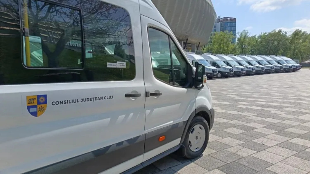 Consiliul Județean Cluj investește în microbuze școlare electrice pentru 2.100 de elevi
