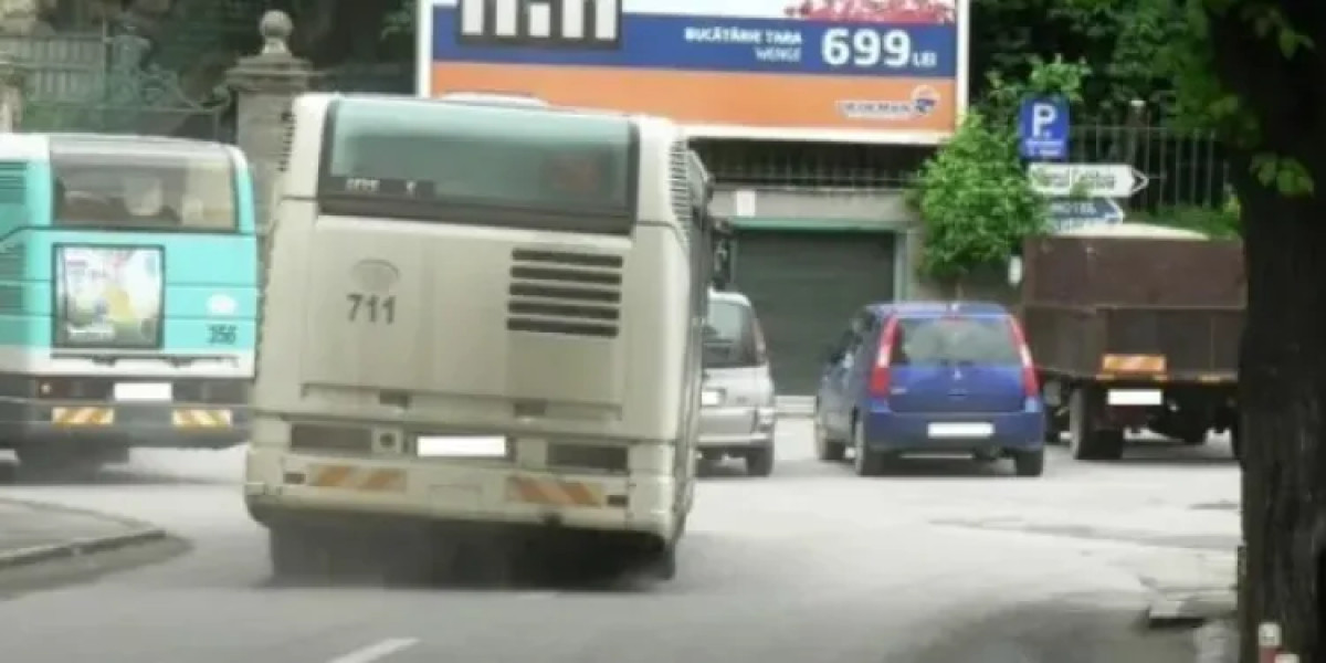 Semaforul de la intersecția Oașului – Fânețe provoacă ambuteiaje dimineața