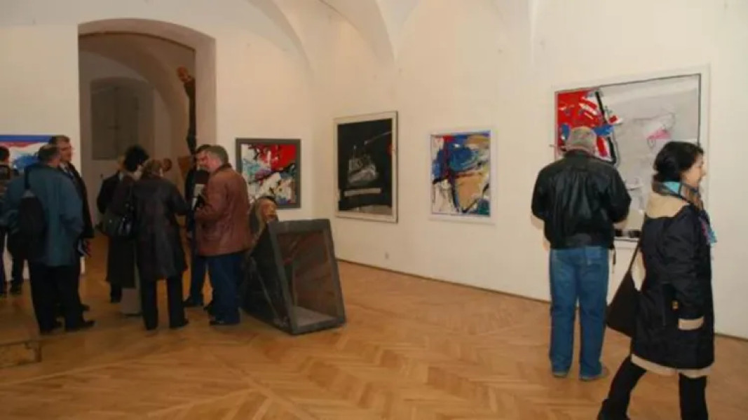 Clujul găzduiește expoziția „Dealul Melcilor 10” începând cu 22 octombrie