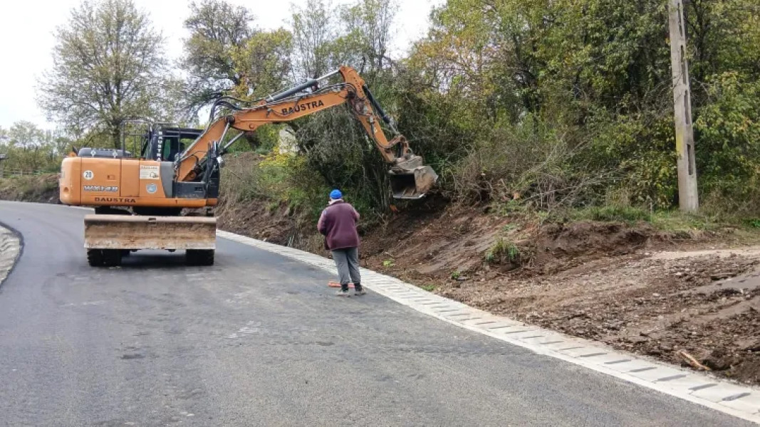 Finalizată asfaltarea pe drumul județean Bobâlna – Monumentul Răscoalei
