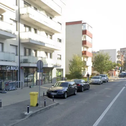 Locuitorii de pe strada Bistriței cer intervenție din cauza gălăgiei și mizeriei făcute de elevi