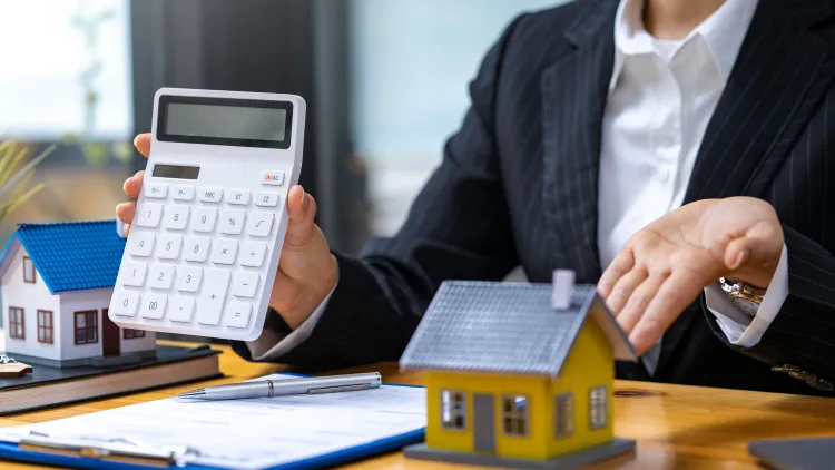 ANPC a identificat nereguli grave la aproape jumătate dintre dezvoltatorii imobiliari verificați