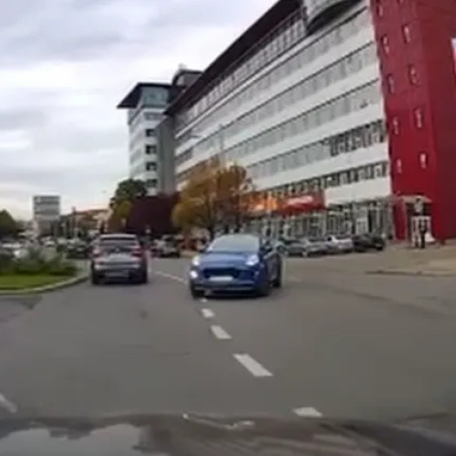 Un șofer din Timișoara a intrat pe contrasens în sens giratoriu din Cluj-Napoca