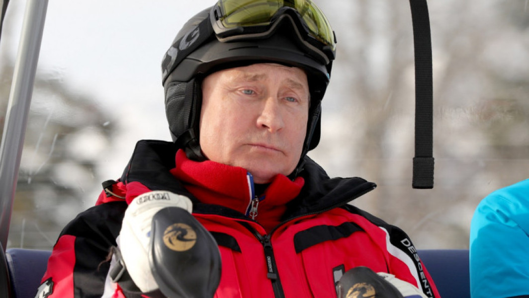 Vladimir Putin îndeamnă rușii să renunțe la alcool și să schiem pentru a atinge o viață mai lungă și mai sănătoasă