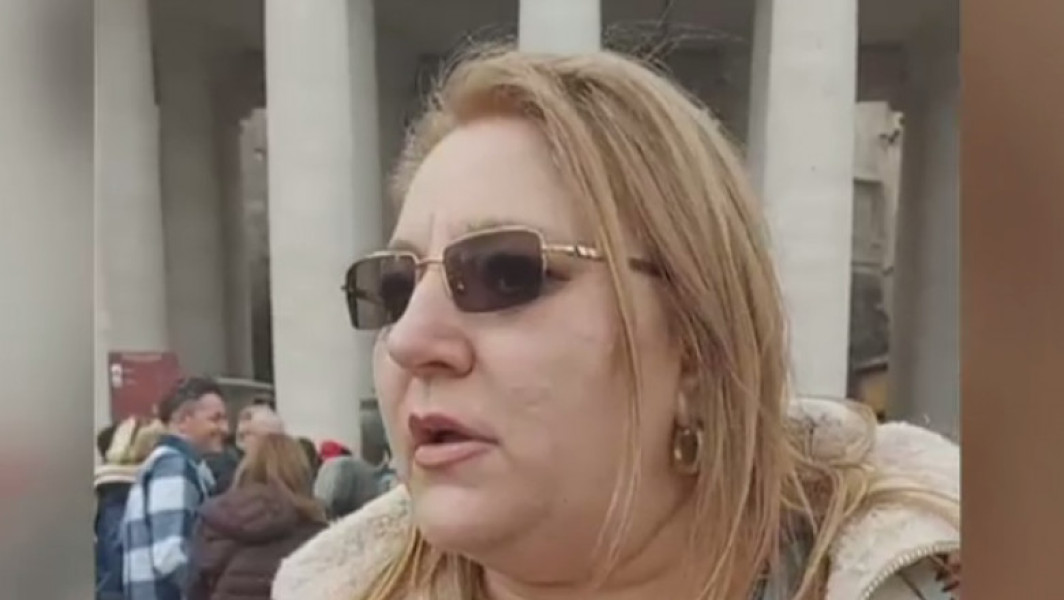 Sfida Șoșoacă regulile italiene în fața Vaticanului: Acesta este motivul pentru care a fost forțată să oprească live-ul. Diverse atitudini în afara României, explică analiștii politici.