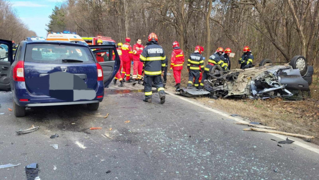 Accident de proporții în Ialomița: Un mort și cinci răniți din care un copil. Planul Roșu de Intervenție a fost activat.
