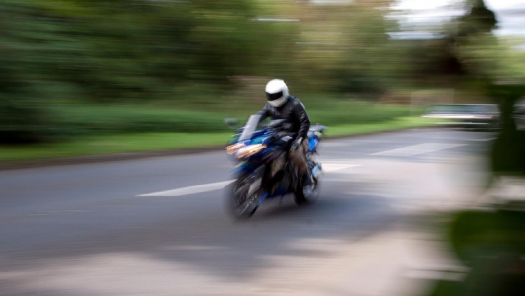 Mopedele și motocicletele exonerate de la obligația de a avea truse medicale și extintori conform unei noi legi adoptate de Camera Deputaților