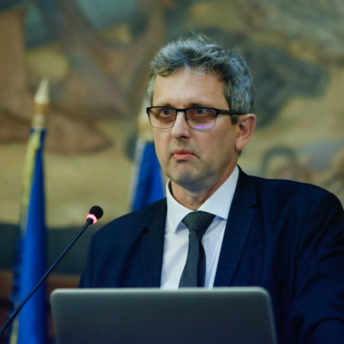 Economistul-șef al BNR avertizează: Mâncarea pretutindeni, calatorii cu trenul și refolosirea obiectelor - soluțiile la creșterea nivelului de trai al românilor