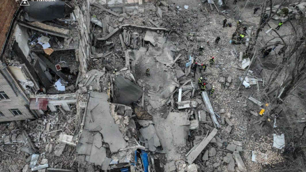 Rachetele ruse au lovit Kievul: Clădire în ruine și răniți la Odesa și Harkov