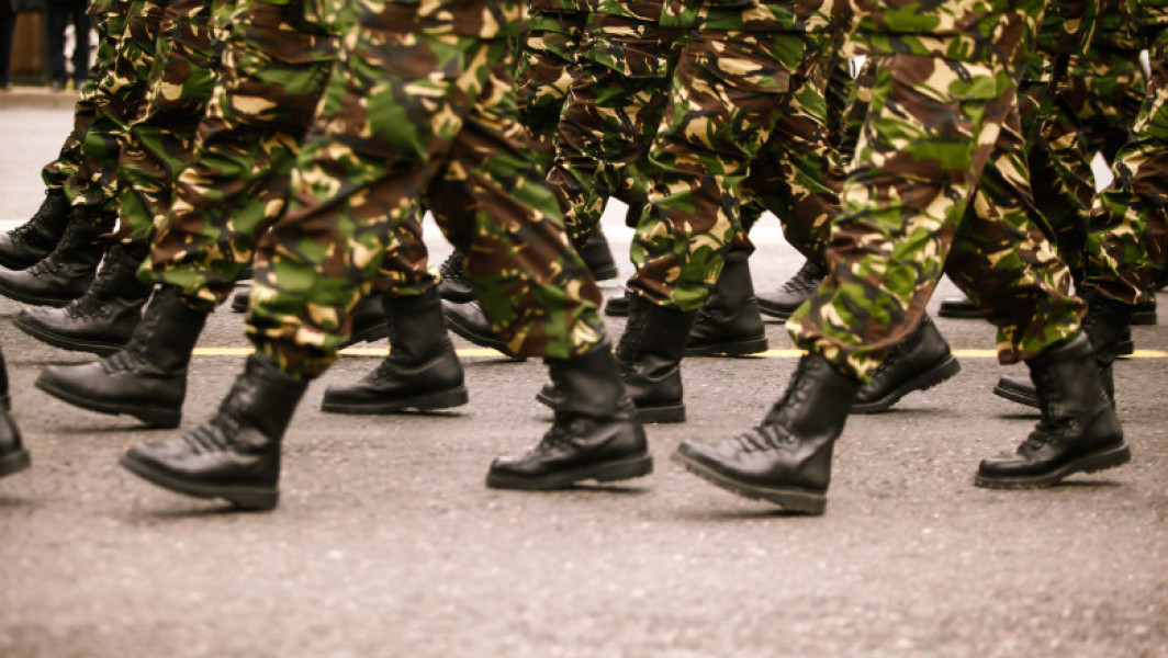 Guvernul a modificat statutul cadrelor militare: Ofițeri formați în instituții civile, subofițeri din surse diverse