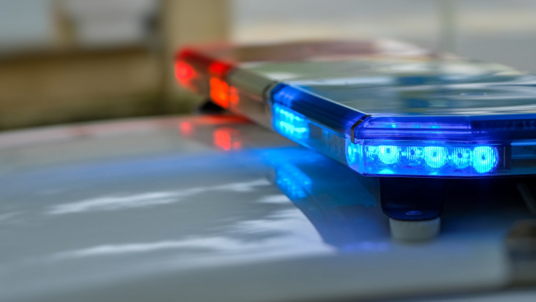 Un tanăr de 19 ani, reţinut pentru tâlhărie calificată după ce a intrat în casa mamei sale și i-a luat telefonul. Incalcă ordin de protecție.