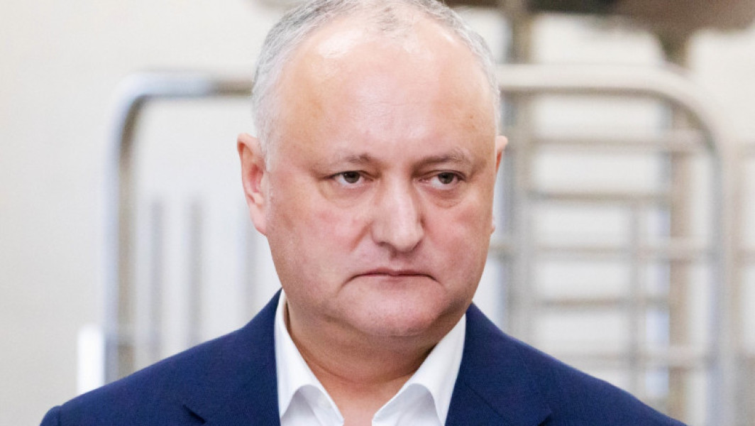 Uniunea europeană şi identitatea moldovenească, în lumina unor declaraţii recente: Ciolacu susţine unirea Republicii Moldova cu România, dar Dodon nu este de acord."


"România și Republica Moldova se confruntă cu divergențe legate de unitatea lor europeană: Ciolacu susține unirea, dar Dodon împiedică acest lucru