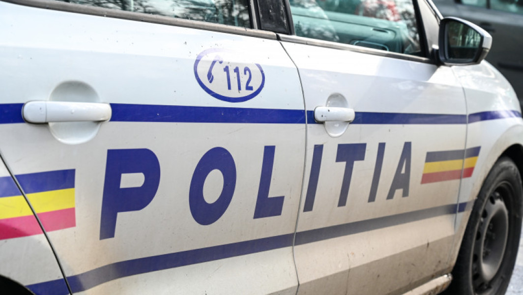 În Dolj, doi bărbați au furat 25.000 de lei de la un bătrân, după ce l-au abandonat pe un câmp, oferindu-se să îl ducă cu mașina acasă