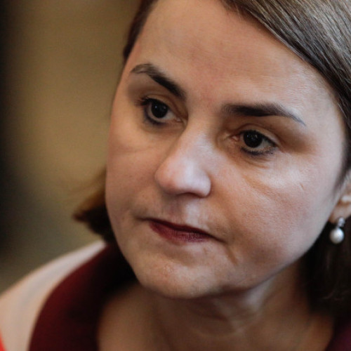 Ministrul de Externe, Luminița Odobescu, a transmis o declarație privind atacul Iranului asupra Israelului în Orientul Mijlociu, în care se arată „Îngrijorarea României față de situația de securitate”