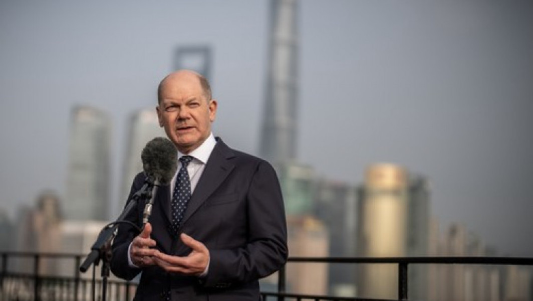 Cancelarul Scholz îndrumă un student chinez cum să evite canabisul în Berlin: Nu fuma. Viața mea de 66 de ani nu am fumat niciodată.
