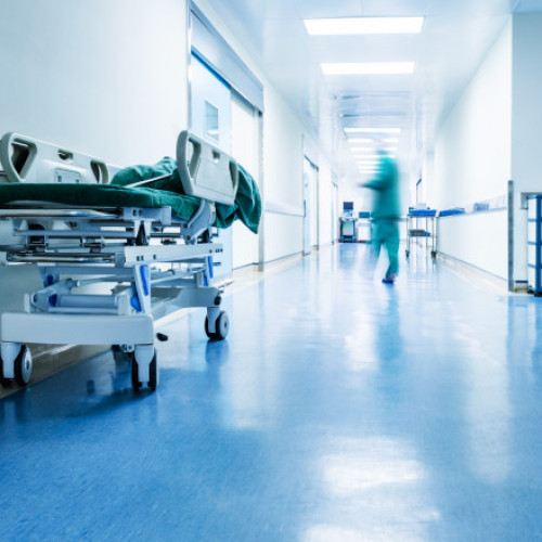 Adolescentul din Galați care a suferit de o tumoare oculară de 8 centimetri timp de 5 ani și-a recăpătat vederea datorită intervenției medicale din Iași