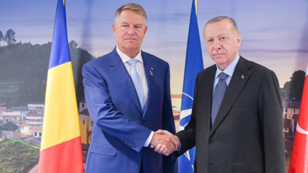 Iohannis și Erdogan au discutat despre rolul NATO în regiune și parteneriatul strategic dintre cele două țări!