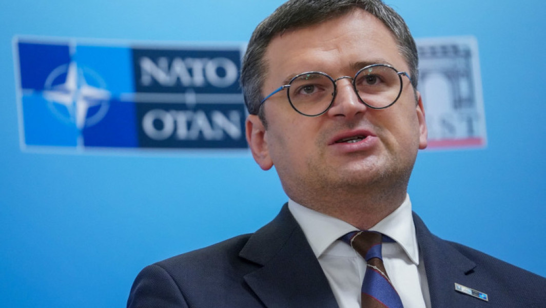 Kuleba solicită ajutorul UE după aprobarea sprijinului american pentru Ucraina