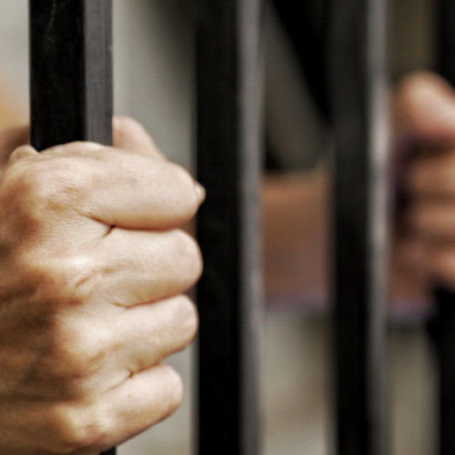 Patru infractori adusi inapoi in Romania dupa ce au fugit in alte tari europene