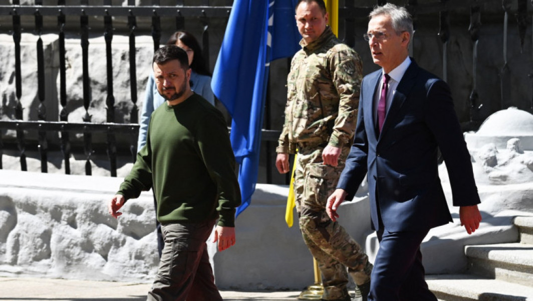 Stoltenberg spune că „nu e prea târziu” pentru ca Ucraina să câştige războiul. Zelenski cere accelerarea livrărilor de arme
