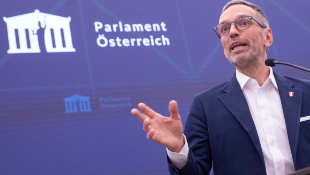 Ancheta pentru corupție împotriva liderului extrem de dreapta austriac Herbert Kickl