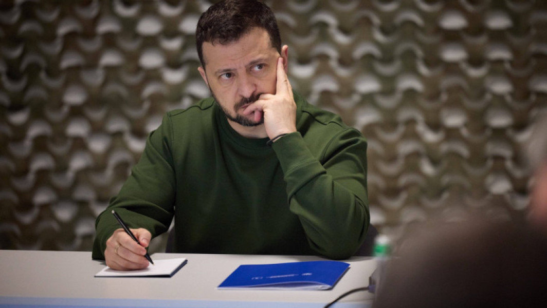 Anunț de la Zelenski: Armata ucraineană a doborât bombardier rusesc deasupra Donețk